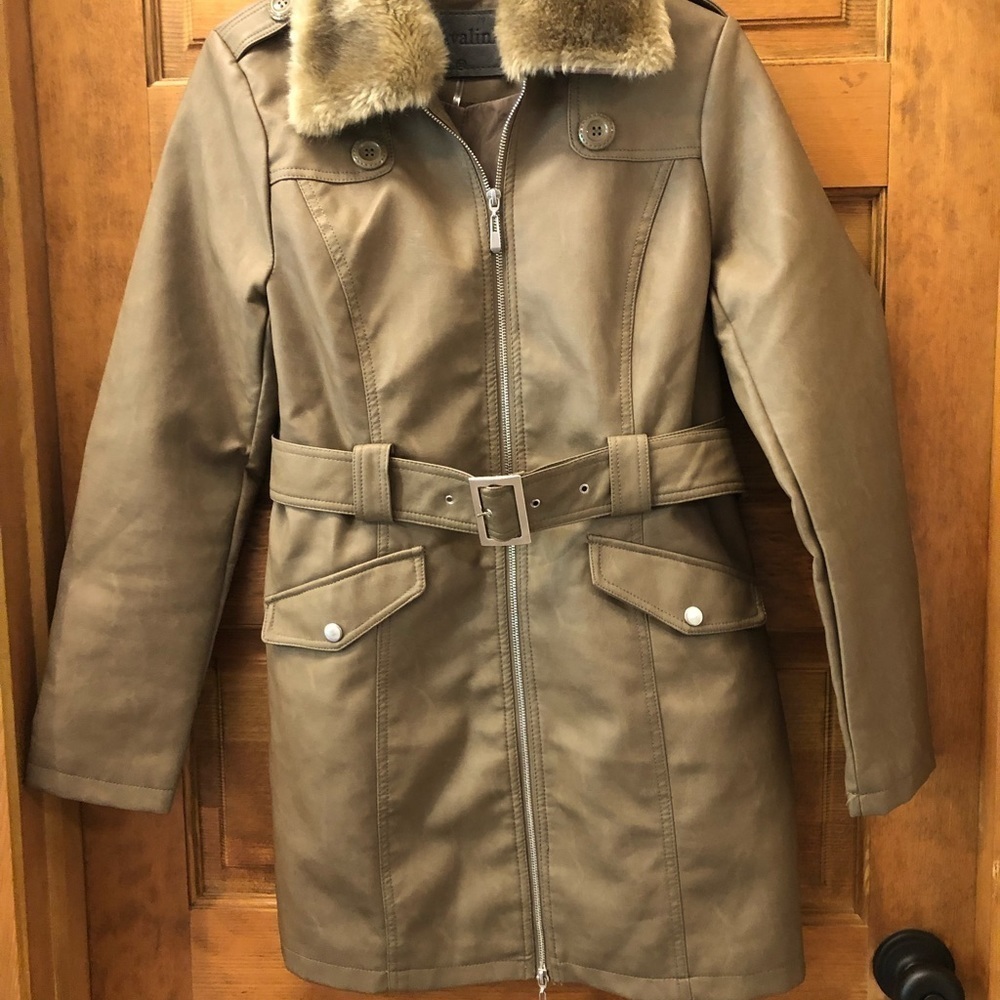 Cavalini/ Woman’s faux Leather Jacket/ removable faux collar/ size M /